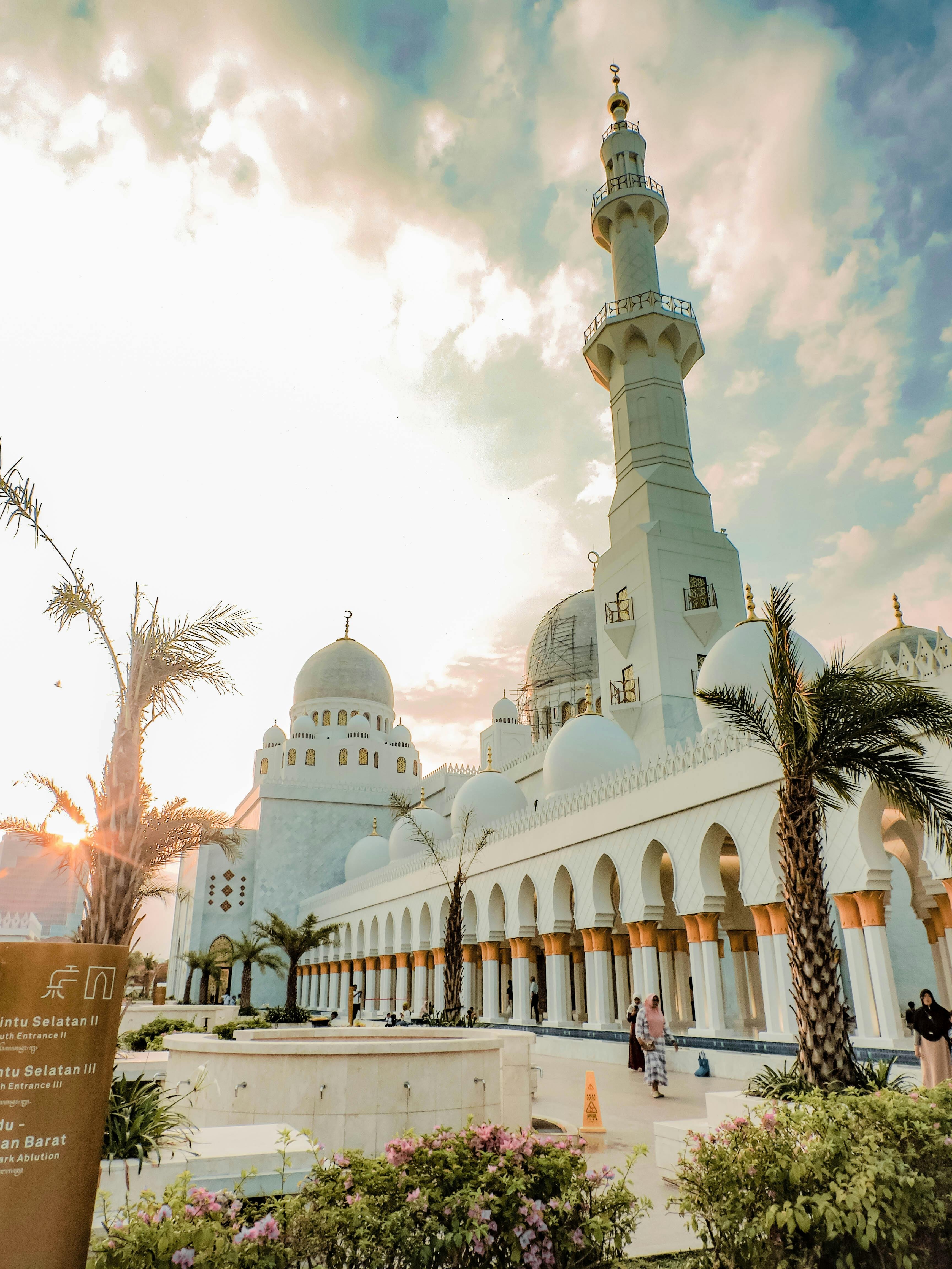 Abu Dhabi Thumbnail 3